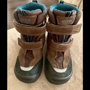 Ecco boys waterproof boots size 26
